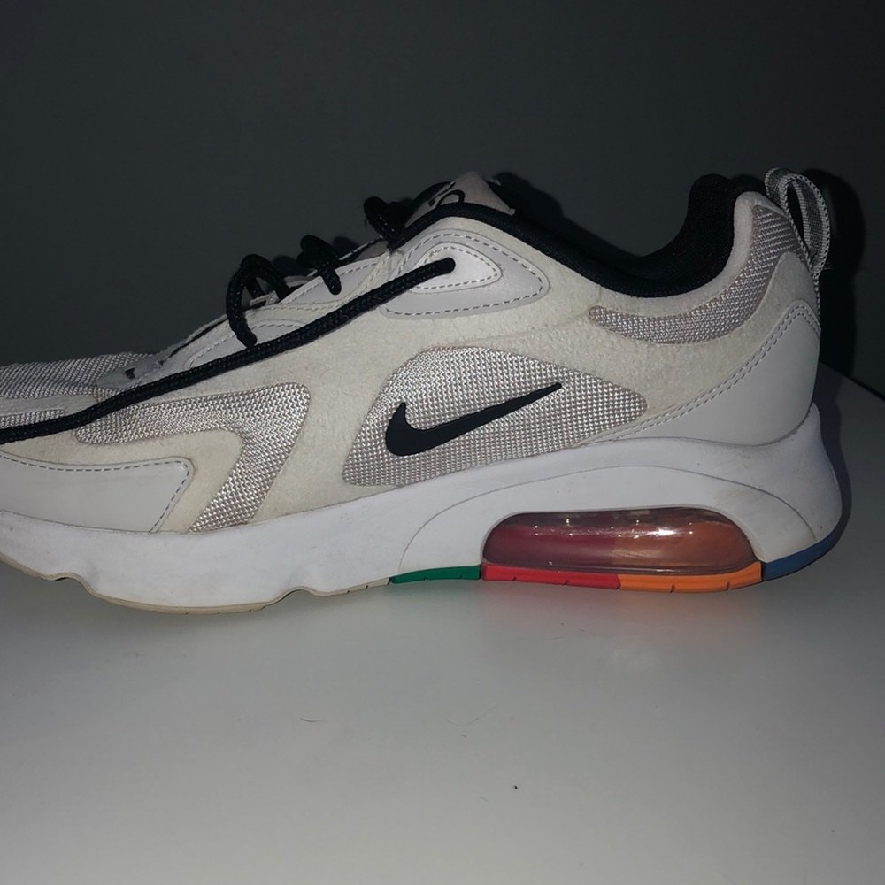 Nike AirMax 200 world stage
